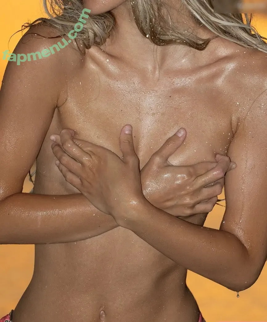 Lily-Rose Depp nude photo #0042 (Lily Rose Depp / lilyrose_depp / lilyrosemeldepp)