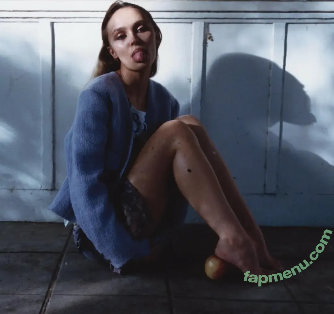 Lily-Rose Depp nude photo #0051 (Lily Rose Depp / lilyrose_depp / lilyrosemeldepp)