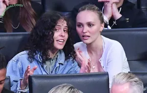 Lily-Rose Depp / lilyrose_depp / lilyrosemeldepp nude photo #0046