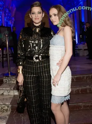 Lily-Rose Depp / lilyrose_depp nude photo #0007