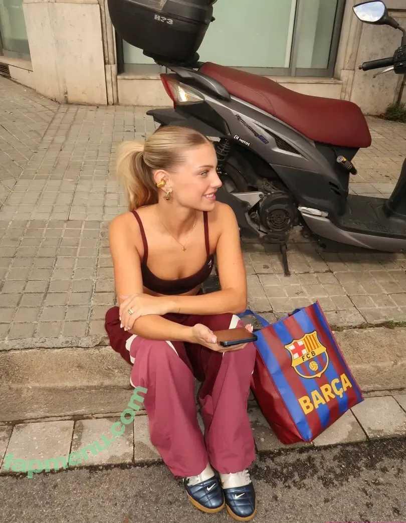 Lily Rowland nude photo #0216 (lilyrowland1)