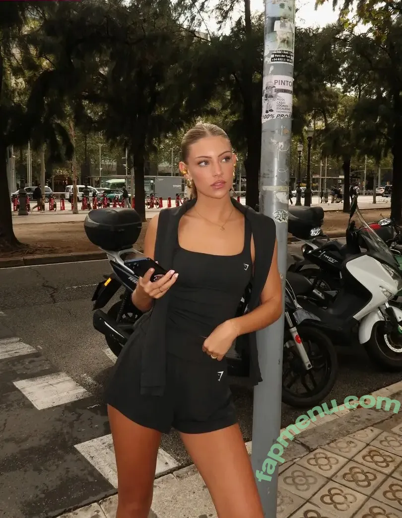 Lily Rowland nude photo #0219 (lilyrowland1)