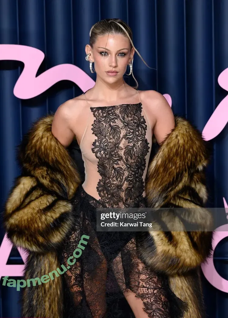 Lily Rowland nude photo #0300 (lily_rowland / lilyrowland1)