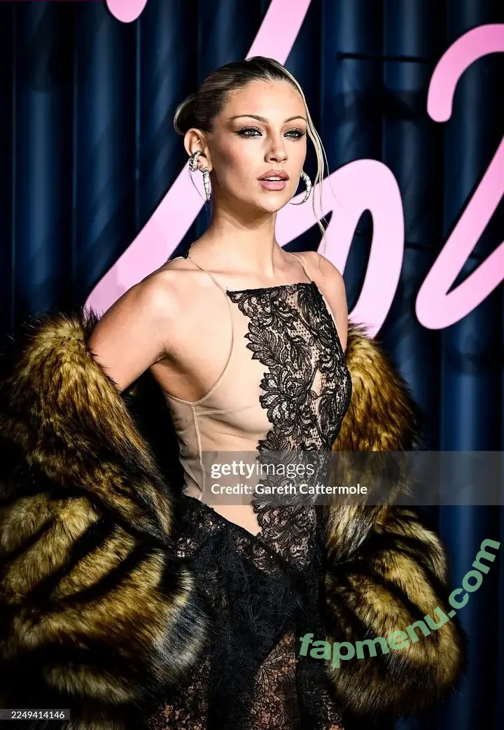 Lily Rowland nude photo #0301 (lily_rowland / lilyrowland1)