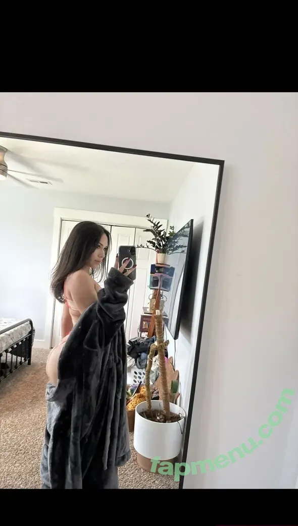 Lily Taylor nude photo #0022 (Lilymtaylor / lily.taylor / lilym.taylor)