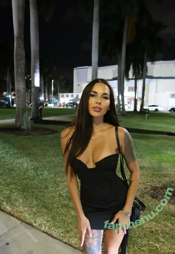 lilycarter nude photo #0003 (lilycarter)