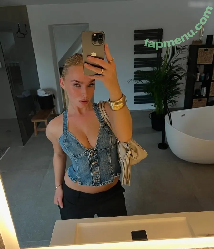 Lilycharlottevoss nude photo #0006 (Lilycharlottevoss)
