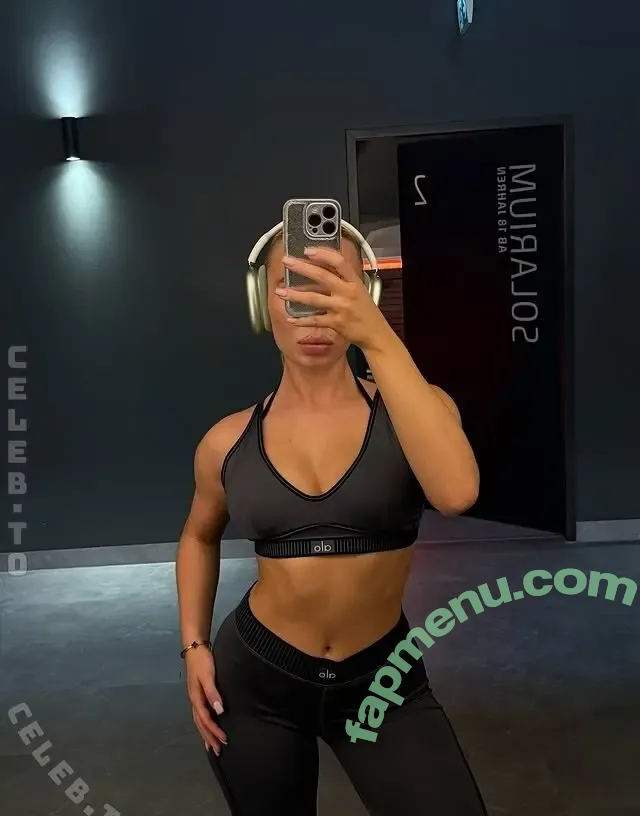 Lilycharlottevoss nude photo #0027 (Lilycharlottevoss)