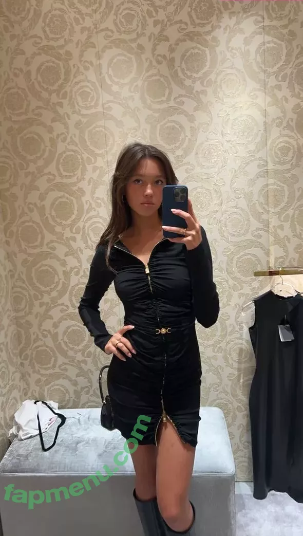 Lilychee nude photo #1166 (Lilychee)