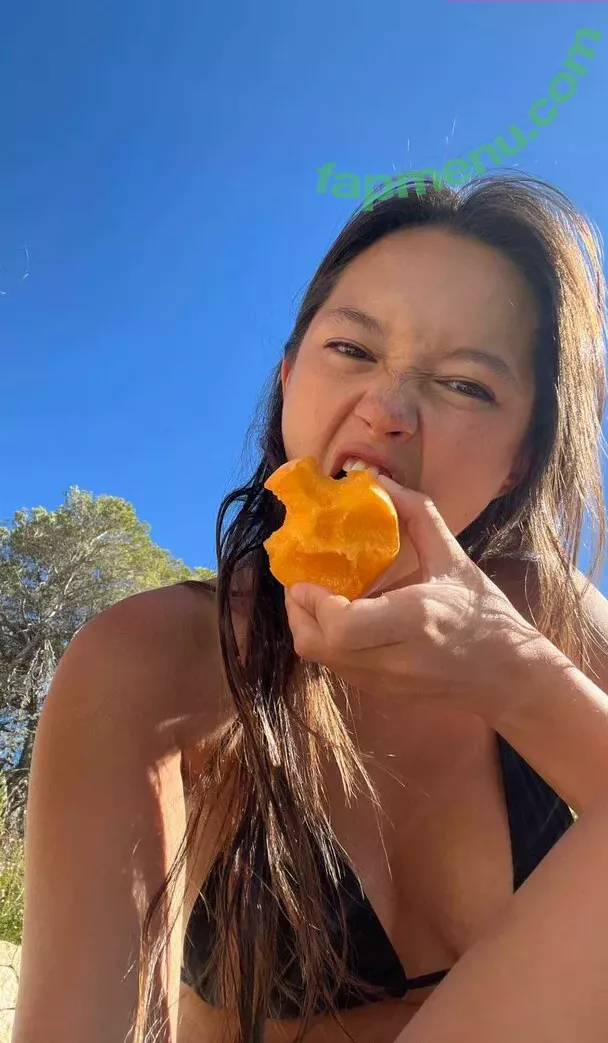 Lilychee nude photo #1177 (Lilychee)