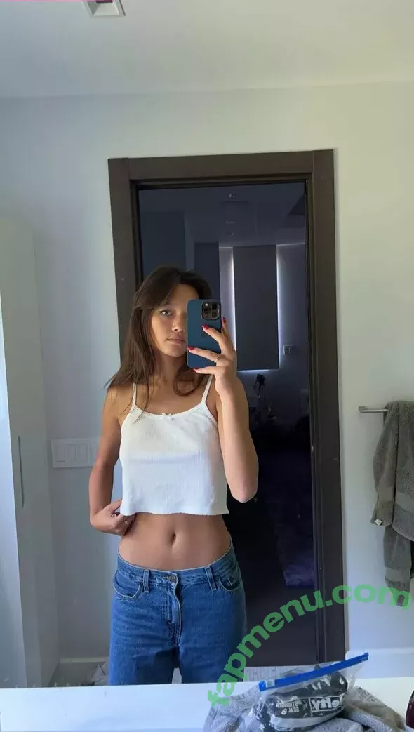 Lilychee nude photo #1204 (Lilychee)