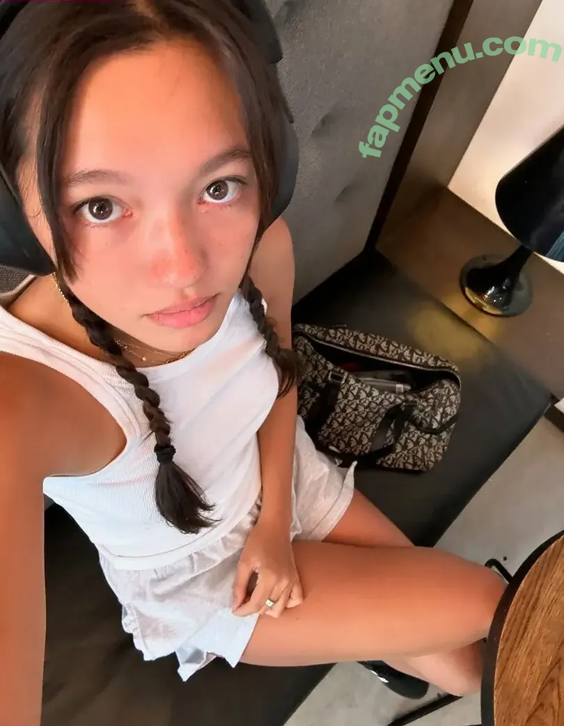 Lilychee nude photo #1776 (Lilychee)