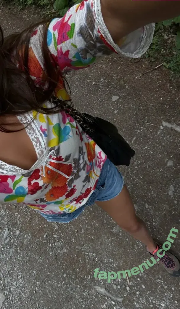 Lilychee nude photo #1886 (Lily Chee)