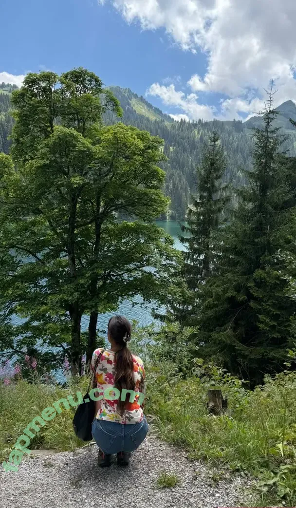 Lilychee nude photo #1897 (Lily Chee)