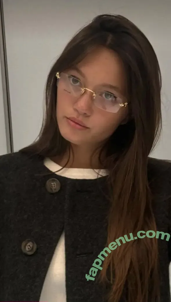 Lilychee nude photo #1948 (Lily Chee)