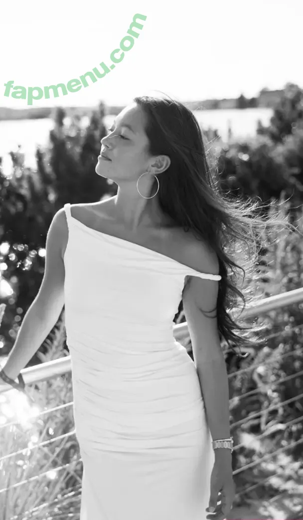 Lilychee nude photo #1950 (Lily Chee)