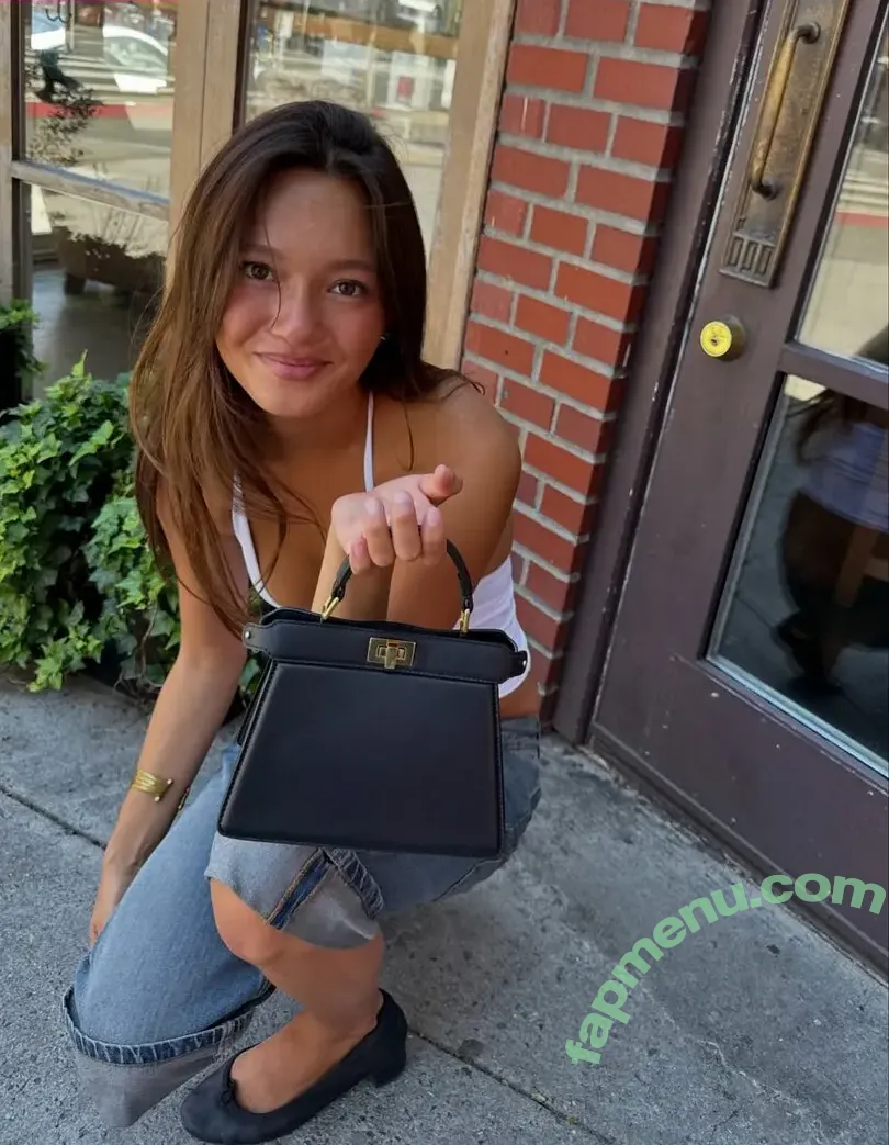 Lilychee nude photo #1967 (Lily Chee)