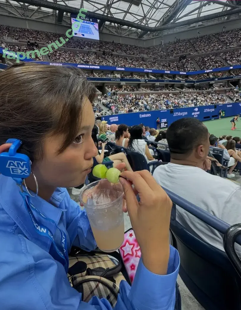 Lilychee nude photo #1969 (Lily Chee)