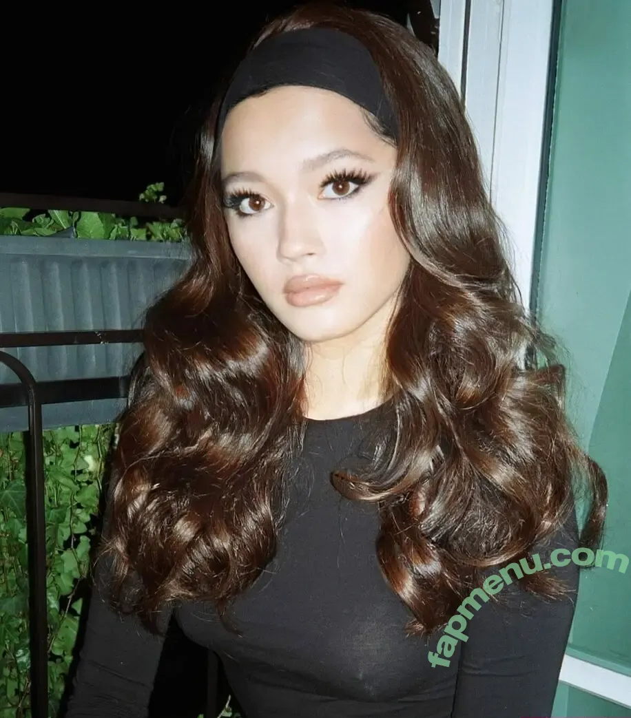 Lilychee nude photo #1991 (Lily Chee)