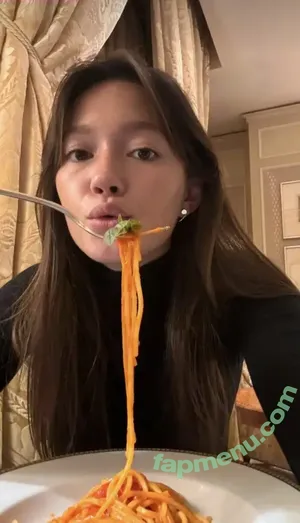 Lilychee nude photo #2026