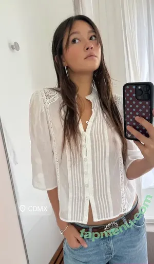 Lilychee nude photo #2070