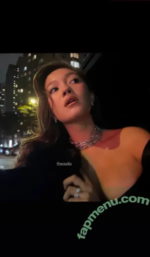 Lilychee nude photo #2075