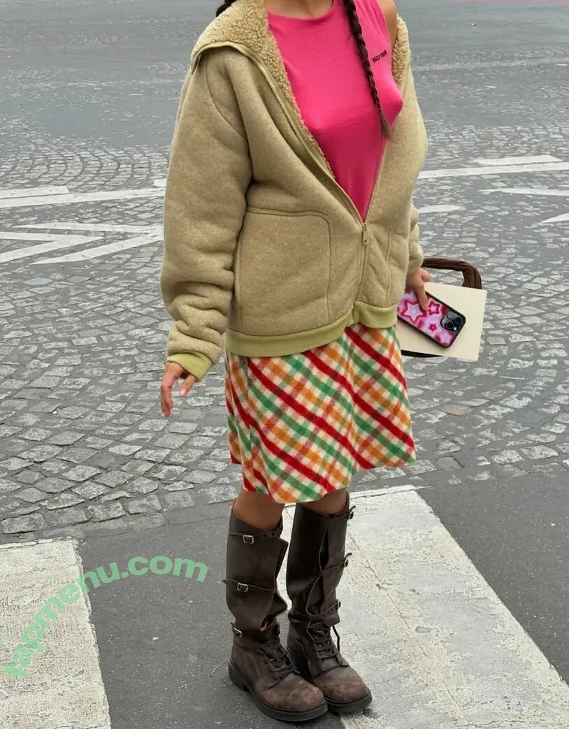 Lilychee nude photo #2068 (Lily Chee)