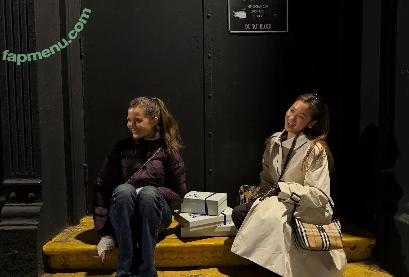 Lilychee nude photo #2124 (Lily Chee)