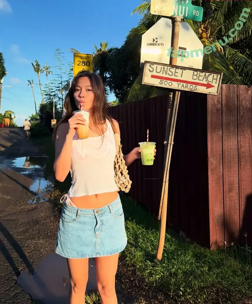 Lilychee nude photo #2157 (Lily Chee)