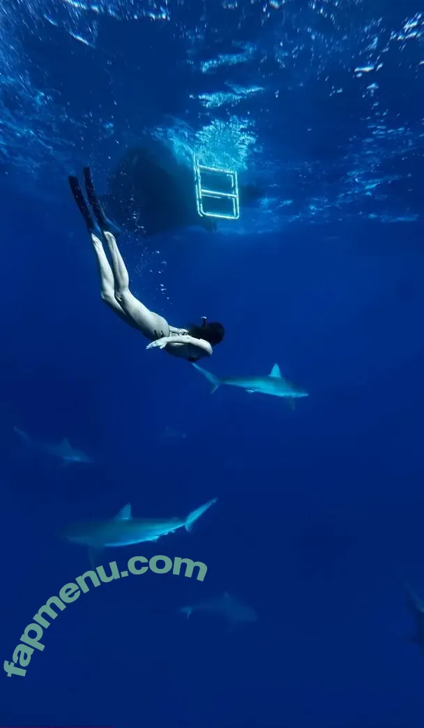 Lilychee nude photo #2193 (Lily Chee)