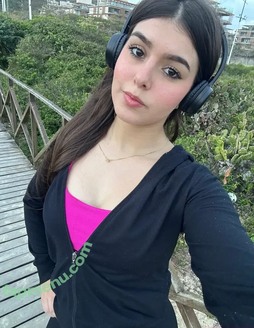 lilyclarkee nude photo #0007 (lilyclarkee)