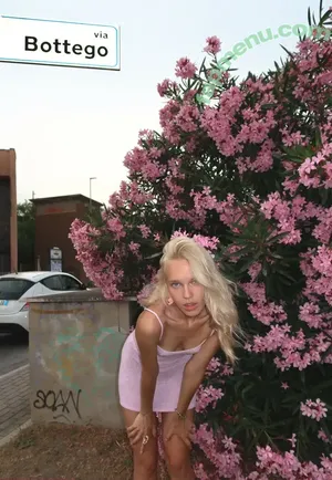 lilycrys / lily_krys_ nude photo #0005