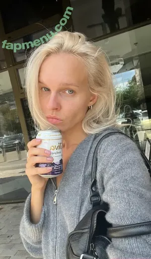 lilycrys / lily_krys_ nude photo #0033