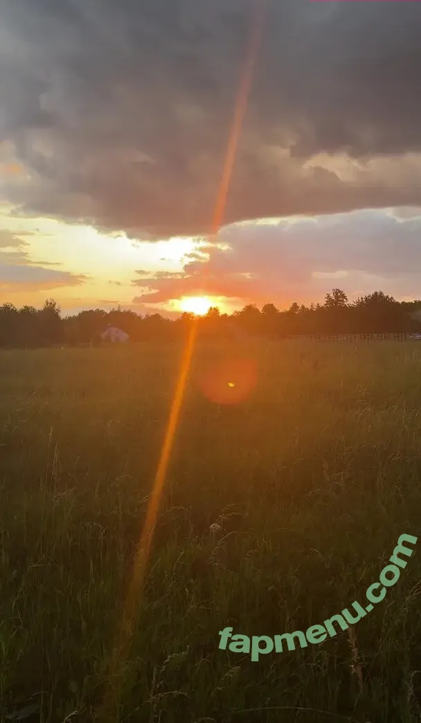 lilycrys nude photo #0012 (lily_krys_)