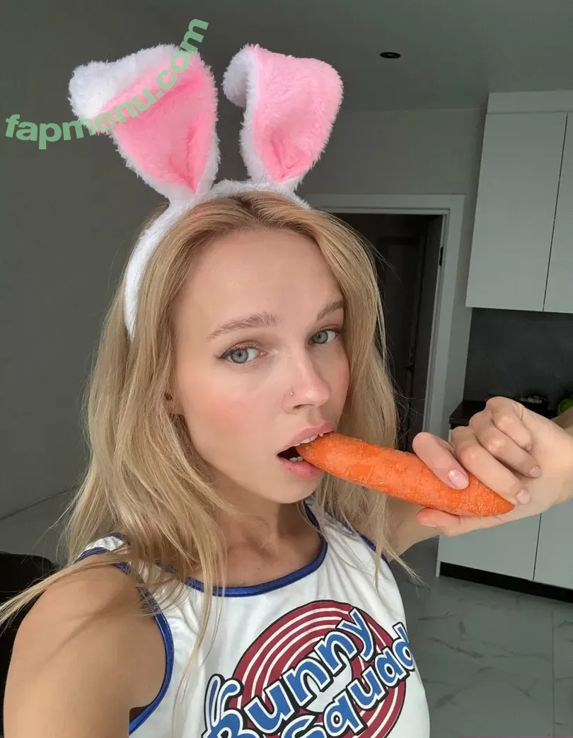 lilycrys nude photo #0029 (lily_krys_)