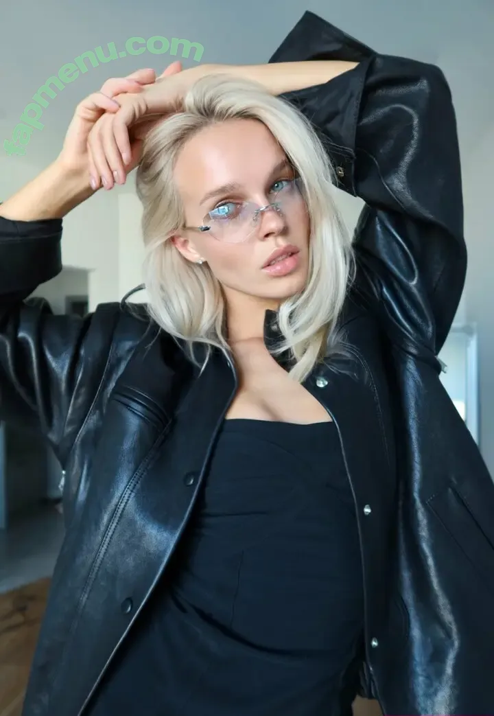 lilycrys nude photo #0037 (lily_krys_)