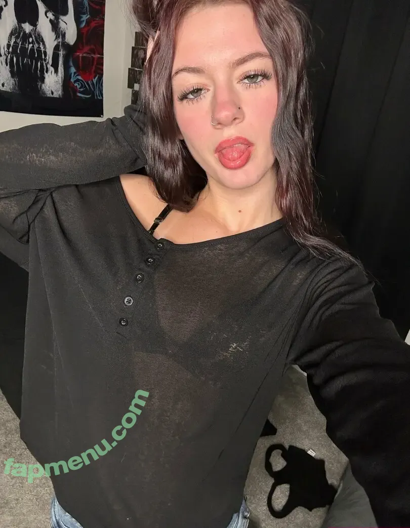 lilyhasasecret nude photo #0008 (lilyhasasecret)
