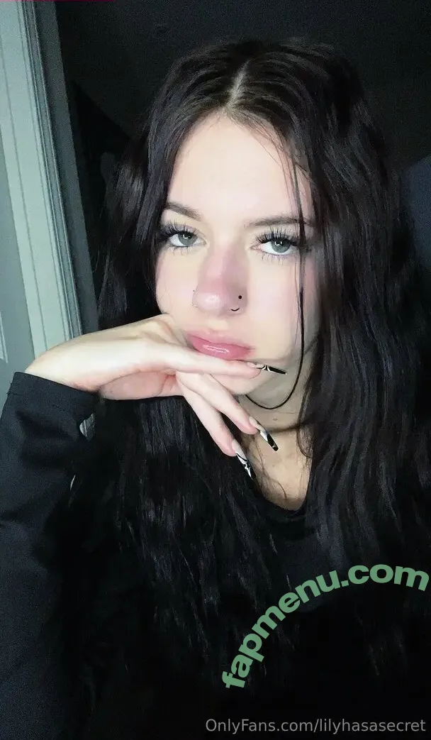 lilyhasasecret nude photo #0009 (lilyhasasecret)