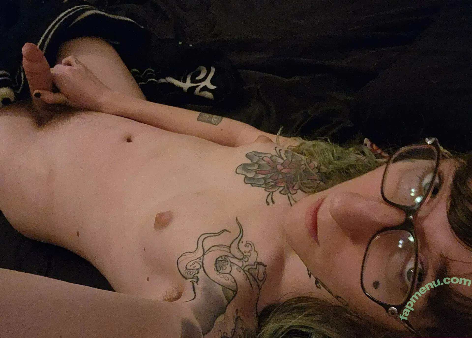 lilylavenderts nude photo #0001 (lilylavender84)