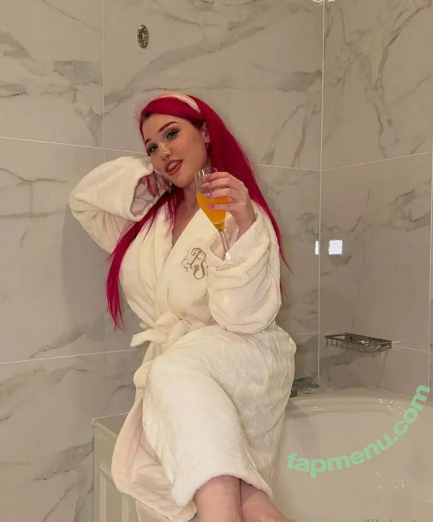 lilyloutv nude photo #0005 (lilylouofficial)