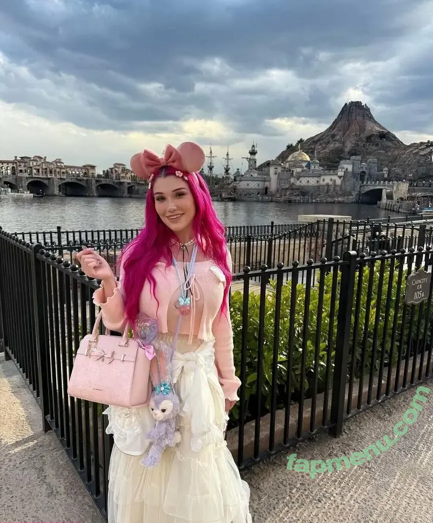 lilyloutv nude photo #0060 (lilylouofficial)