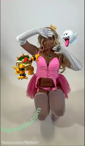 lilyluvrr / luvrr.lily nude photo #0011