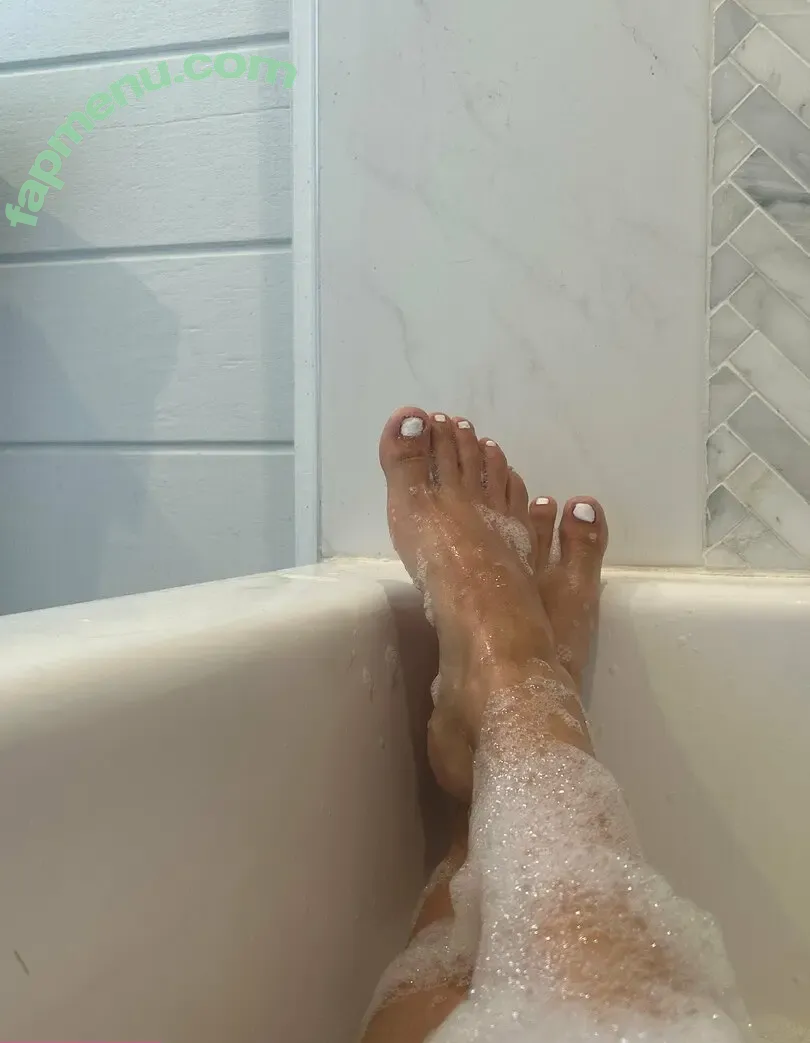 lilymaeeeeee nude photo #0008 (lilymaeeee)