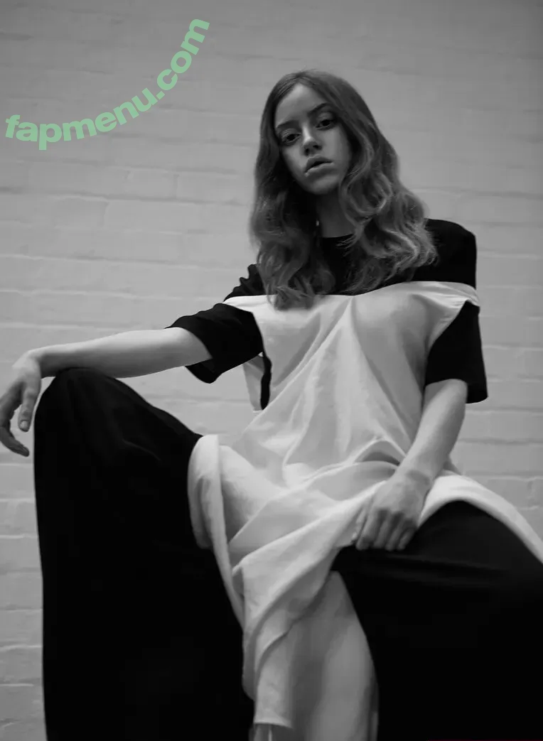 Lilymark nude photo #0075 (lilyingenewmark)