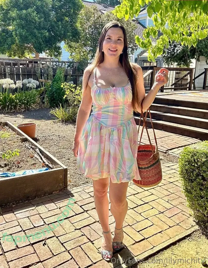 lilymichitv nude photo #0004 (lilymichitv)