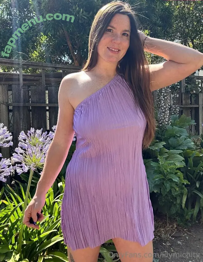 lilymichitv nude photo #0027 (lilymichitv)