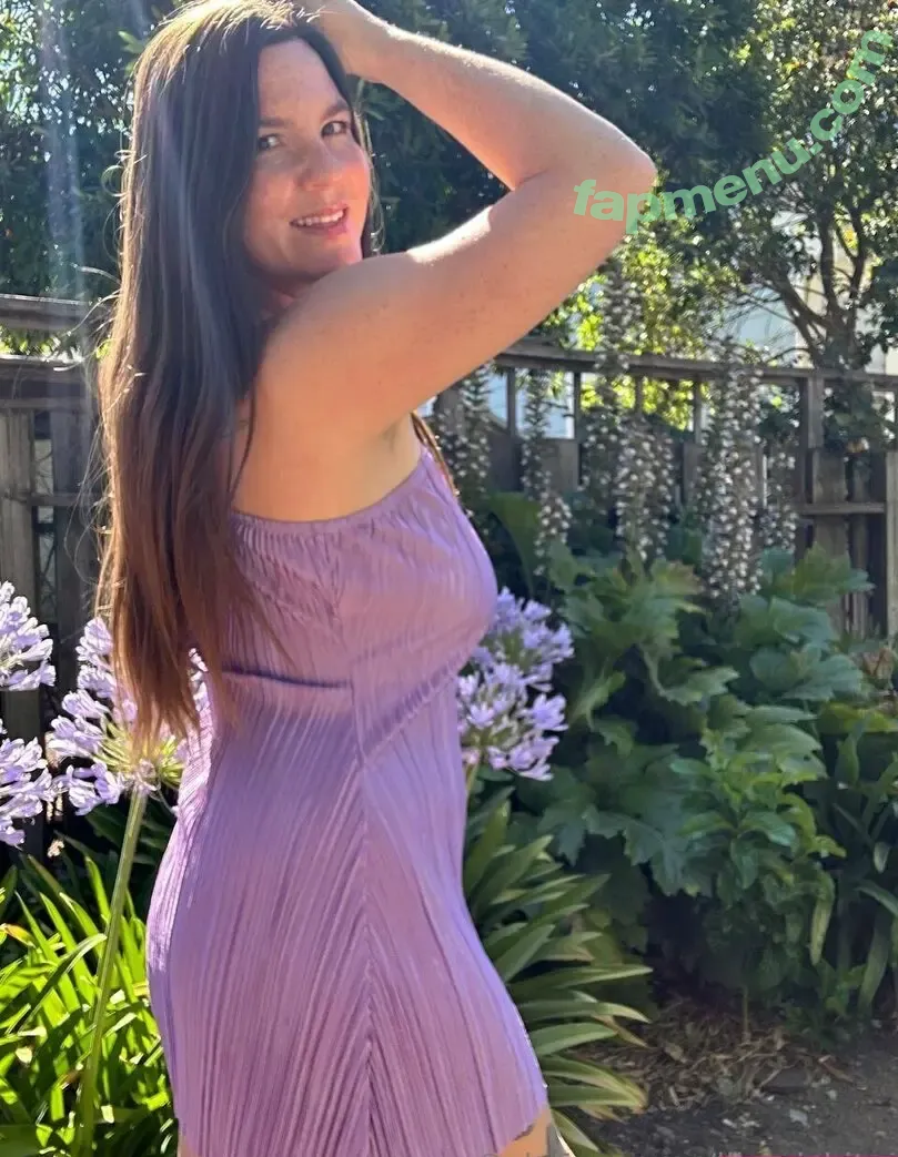 lilymichitv nude photo #0032 (lilymichitv)