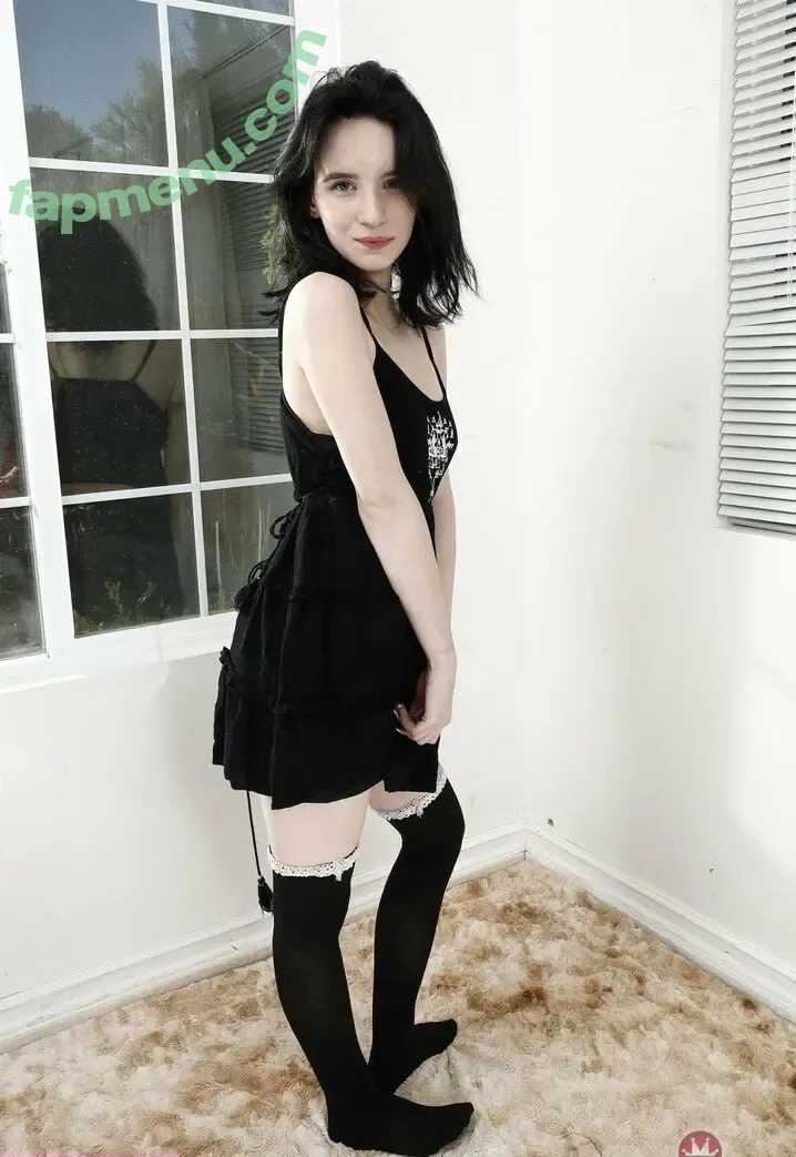 Lilymoon nude photo #0009 (Lilymoon)