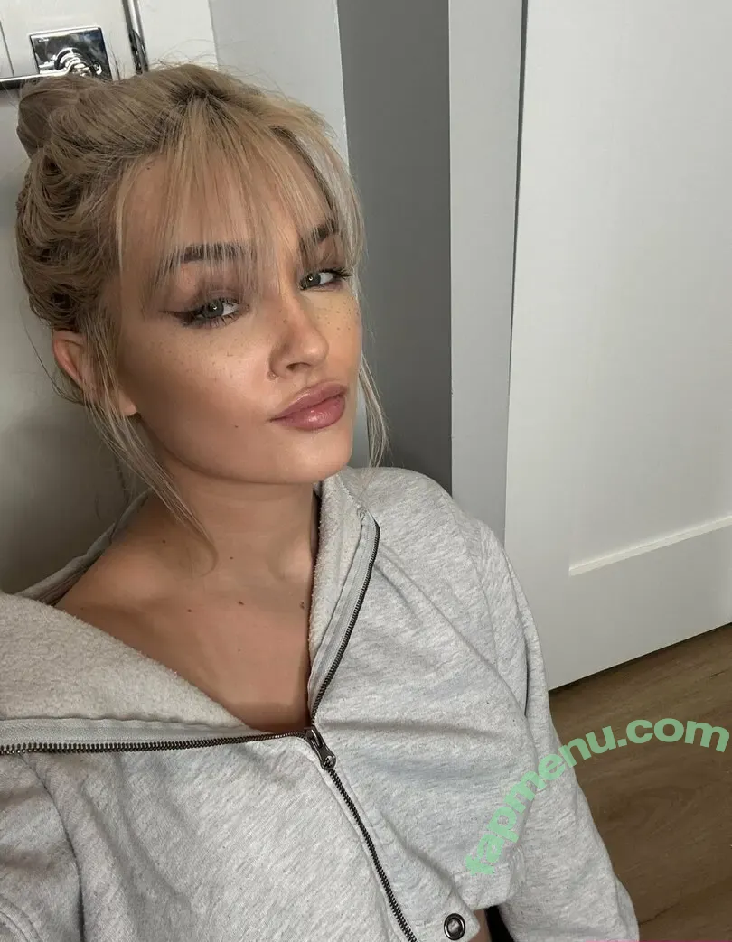lilymoontv nude photo #0013 (lilyy.moon)