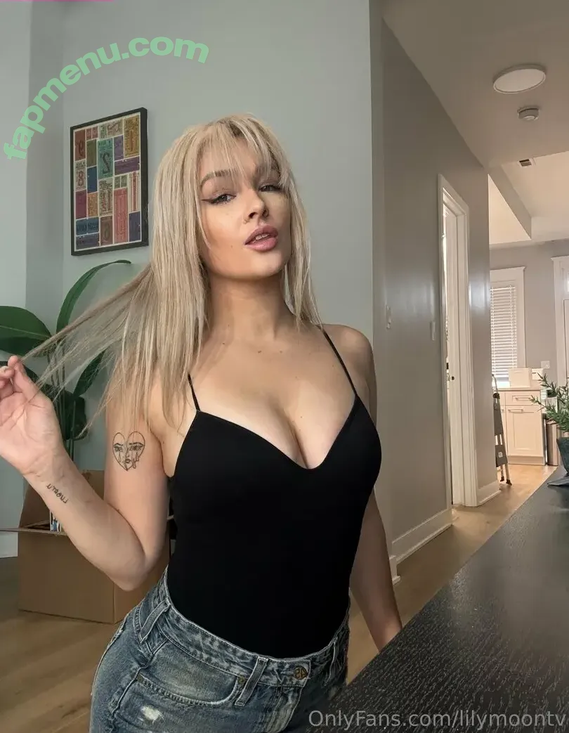 lilymoontv nude photo #0016 (lilyy.moon)